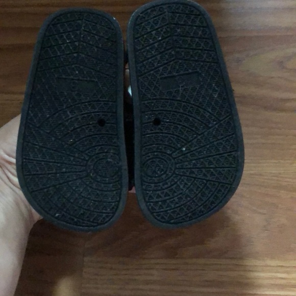 sandals - Picture 2 of 2